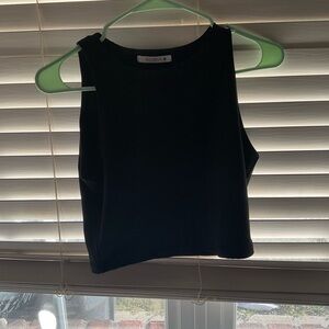 ReoRia Black Sleeveless Crop Top